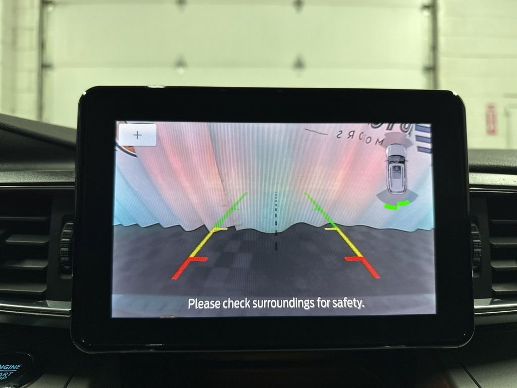 Used 2024 Ford Explorer XLT w/ Equipment Group 202A AWD/4WD image 29