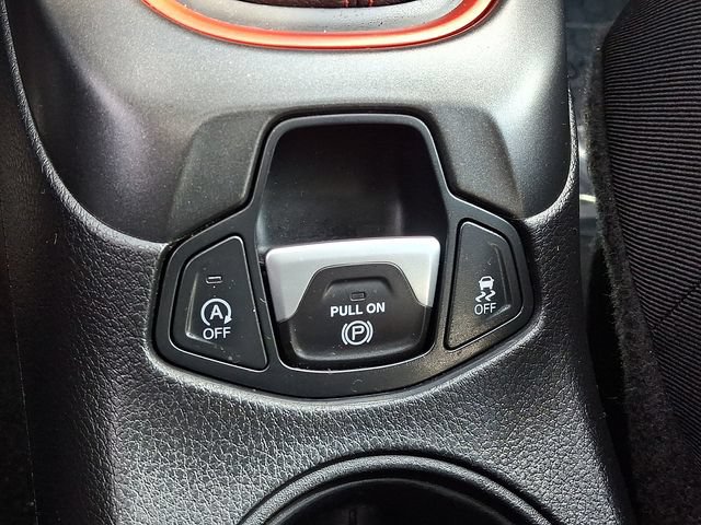 Used 2020 Jeep Compass Trailhawk w/ Cold Weather Group AWD/4WD image 24