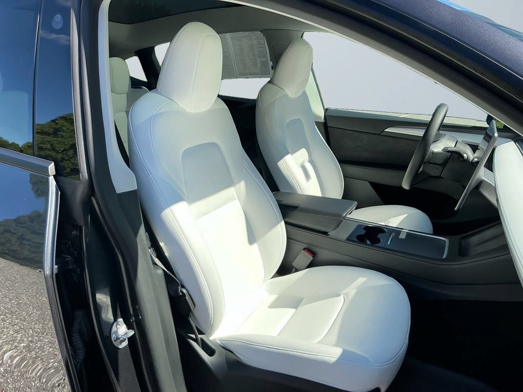 Used 2024 Tesla Model Y Long Range RWD image 16