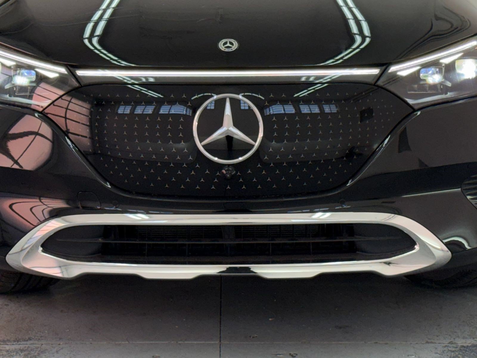 New 2027 Mercedes-Benz EQE 320 4MATIC SUV image 25