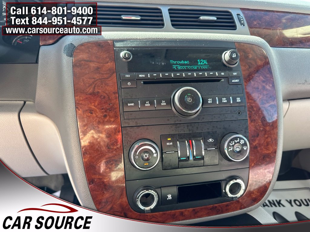Used 2009 Chevrolet Suburban 2500 LT RWD image 16