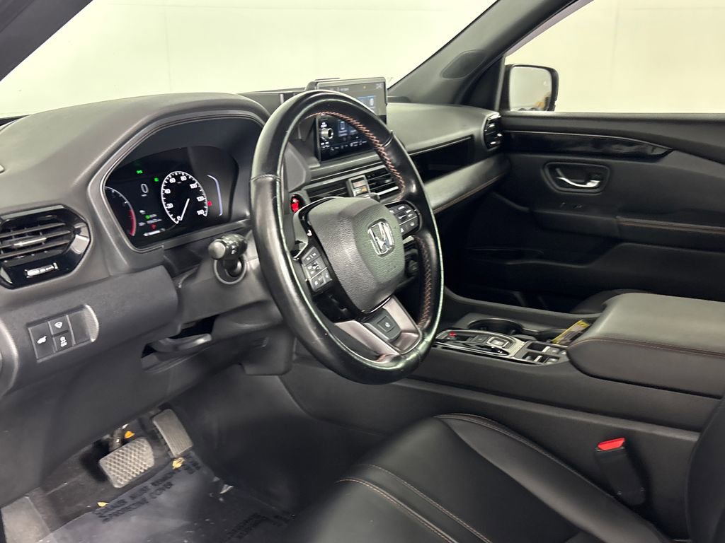 Used 2023 Honda Pilot TrailSport image 7