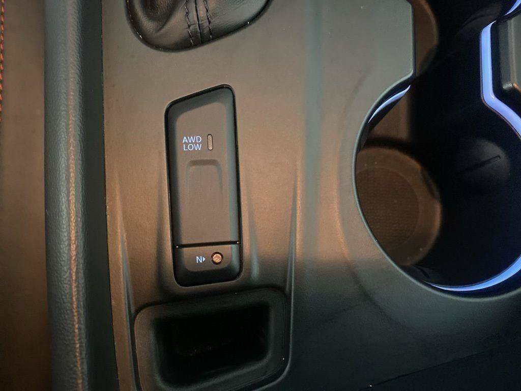 Used 2025 Dodge Durango R/T AWD/4WD image 38