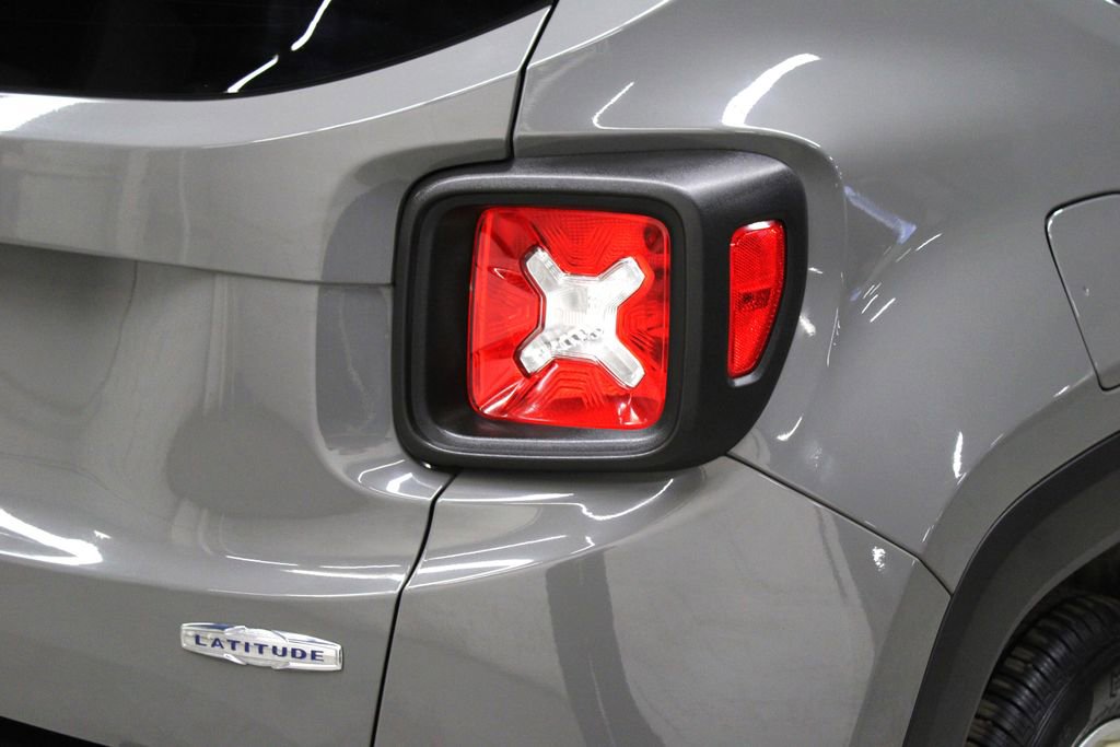 Used 2020 Jeep Renegade Latitude w/ Cold Weather Group image 36