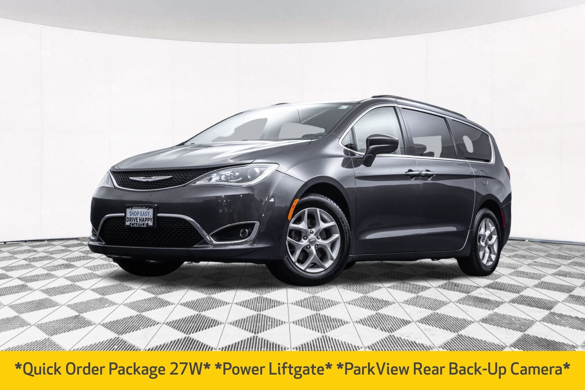 Used 2019 Chrysler Pacifica Touring Plus w/ Tire & Wheel Group image 2