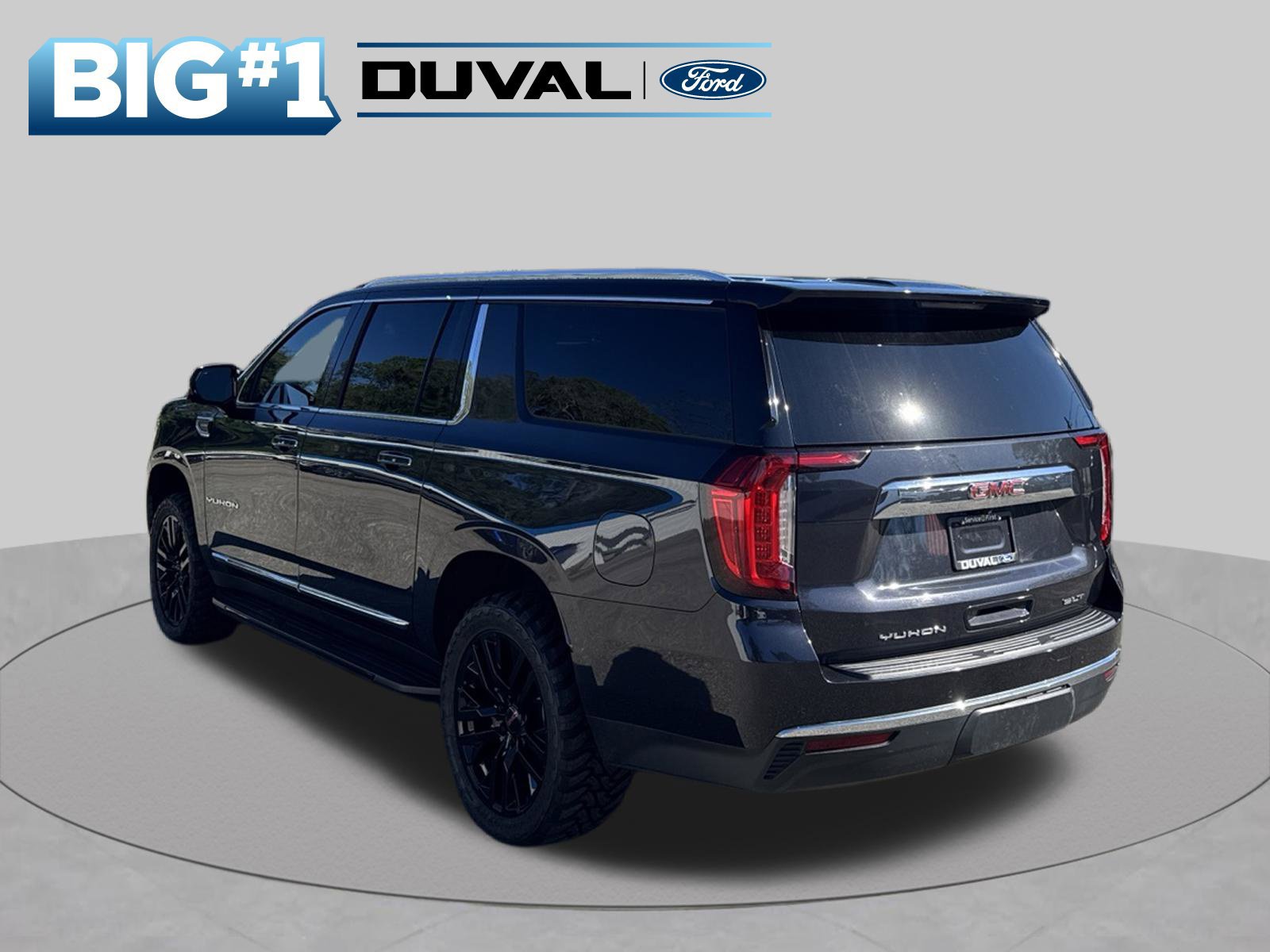 Used 2023 GMC Yukon XL SLT w/ SLT Premium Package AWD/4WD image 4