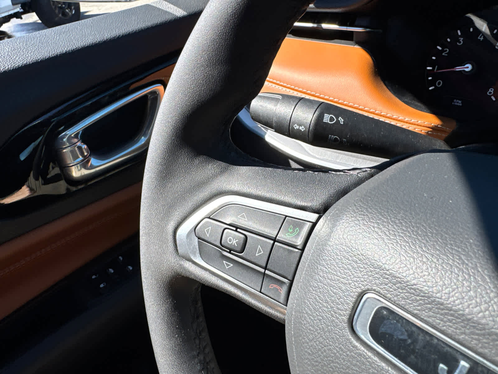 Used 2025 Jeep Compass Limited image 19