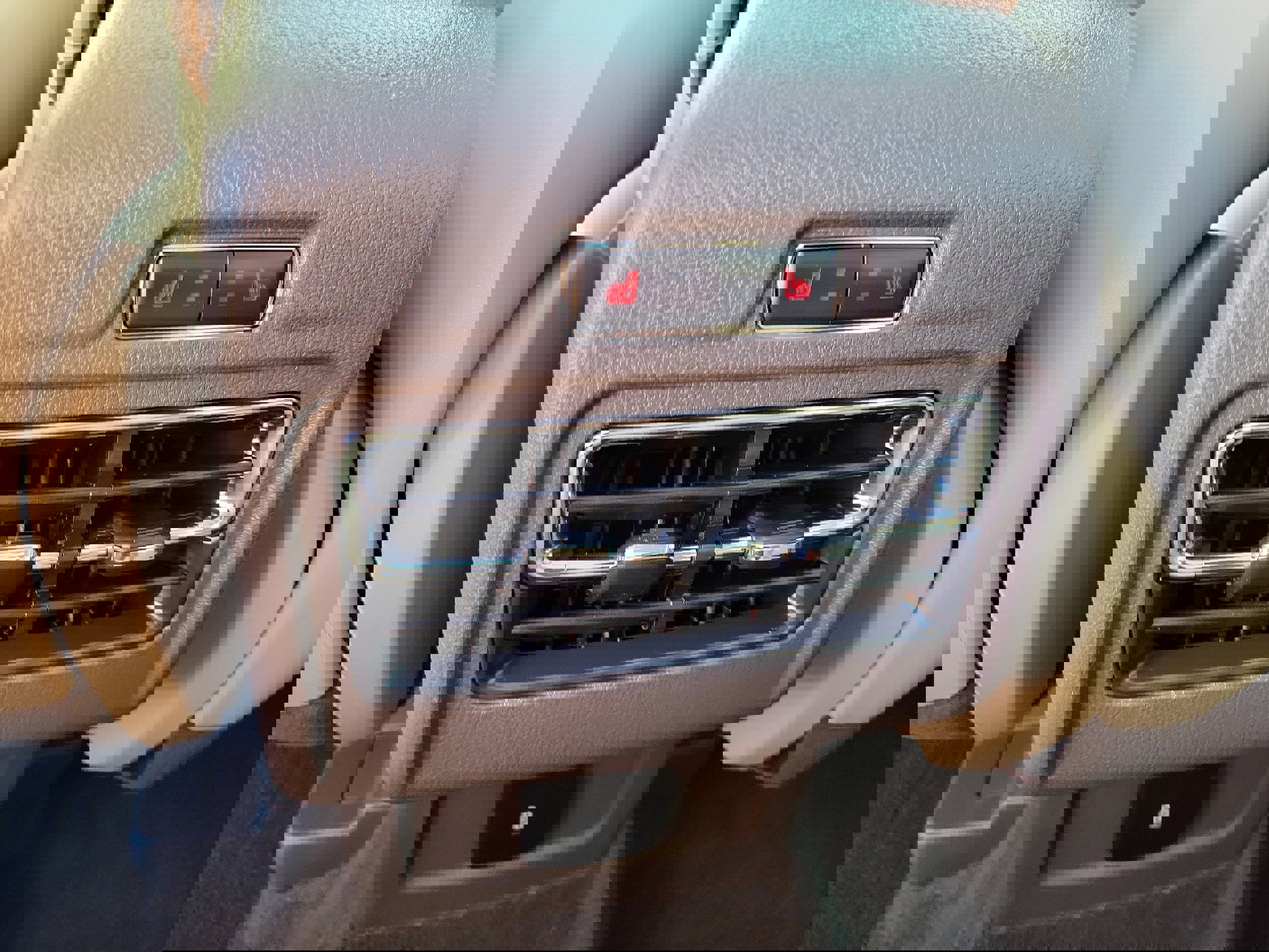 Used 2022 Lincoln Corsair Reserve w/ Equipment Group 201A image 12