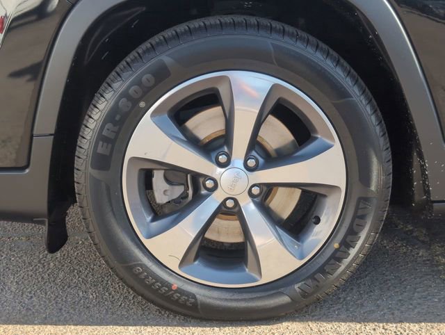 Used 2019 Jeep Cherokee Limited image 31