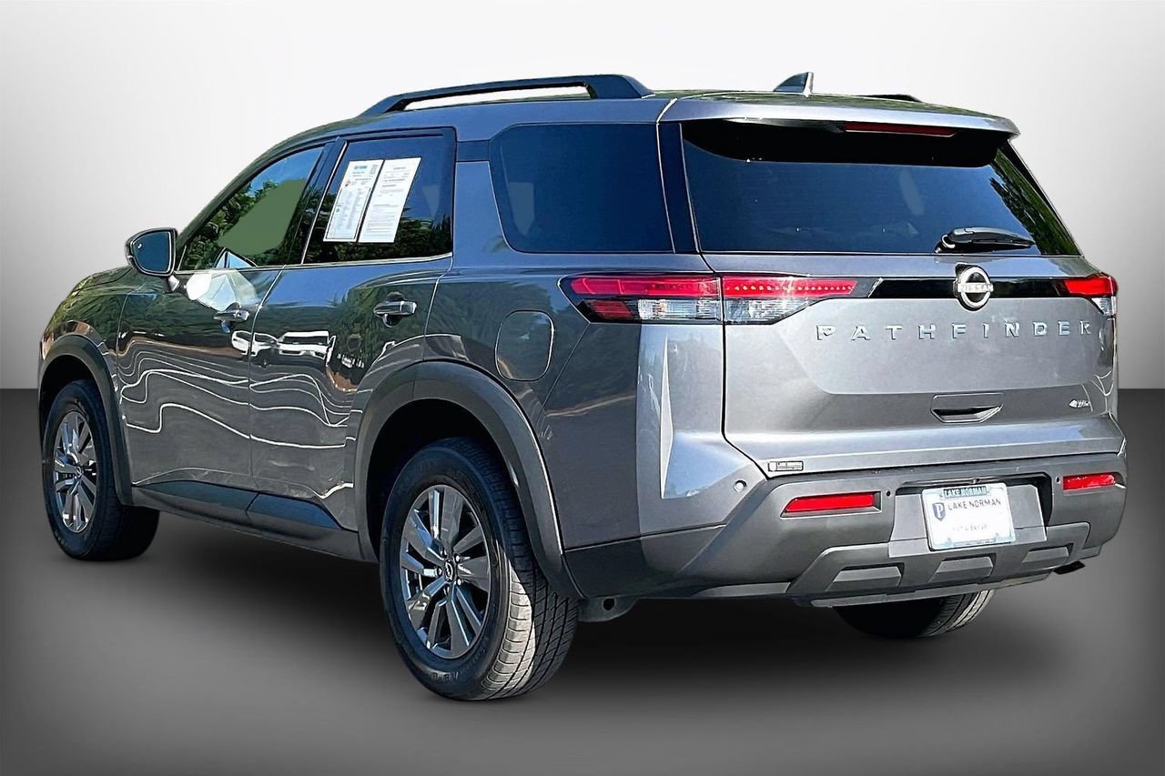 Used 2025 Nissan Pathfinder SV AWD/4WD image 6