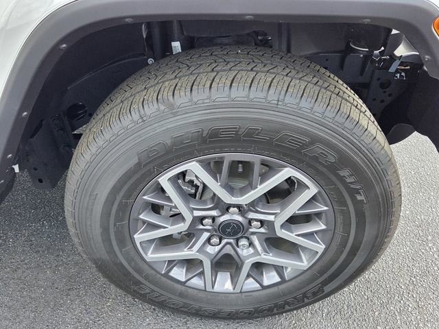 Used 2025 Jeep Wrangler Sahara image 8