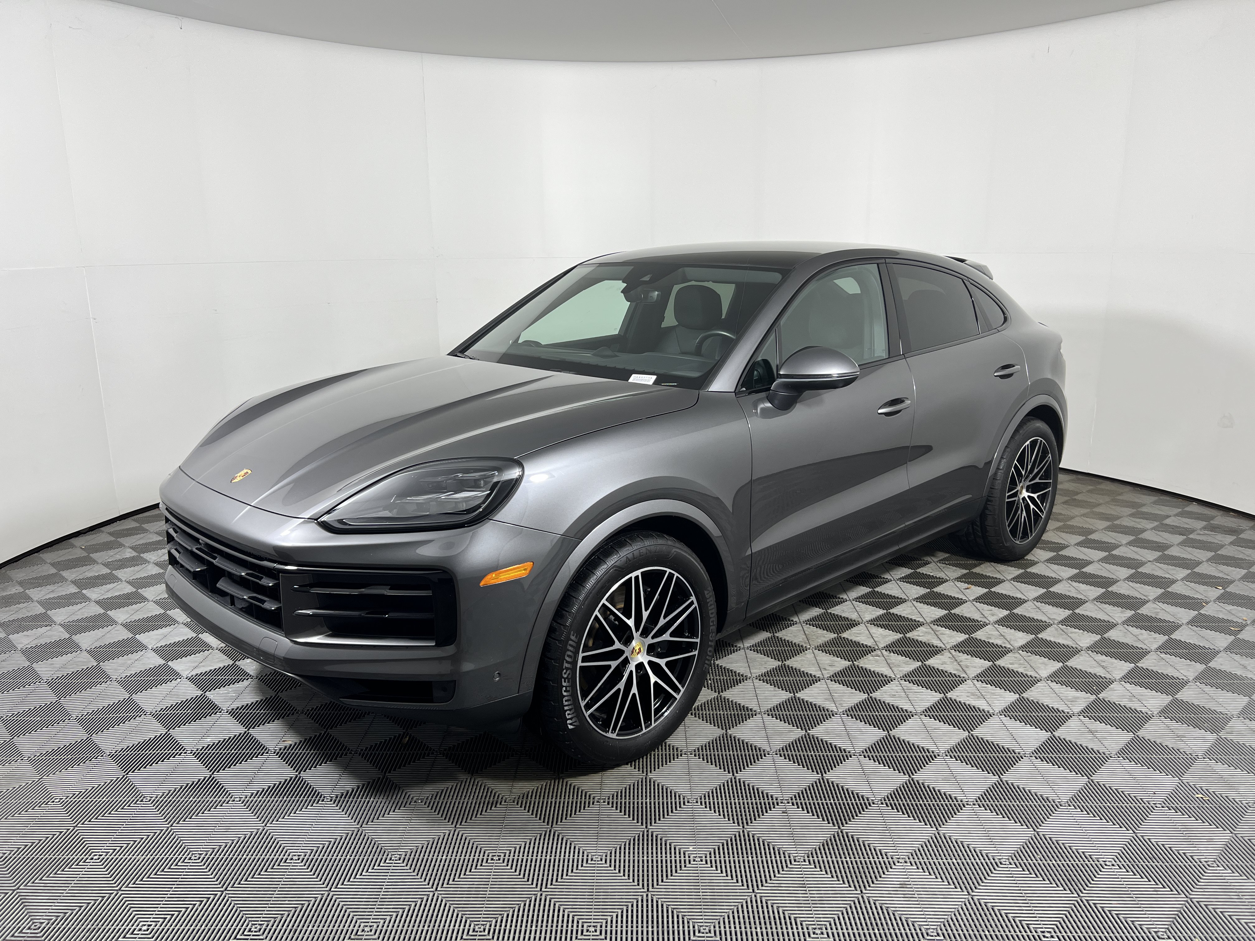 Certified 2024 Porsche Cayenne Coupe AWD/4WD image 11