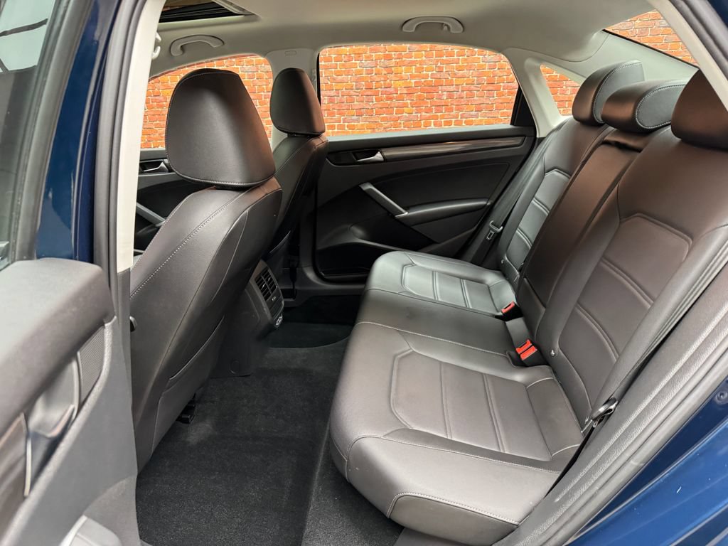 Used 2020 Volkswagen Passat 2.0T R-Line FWD image 25