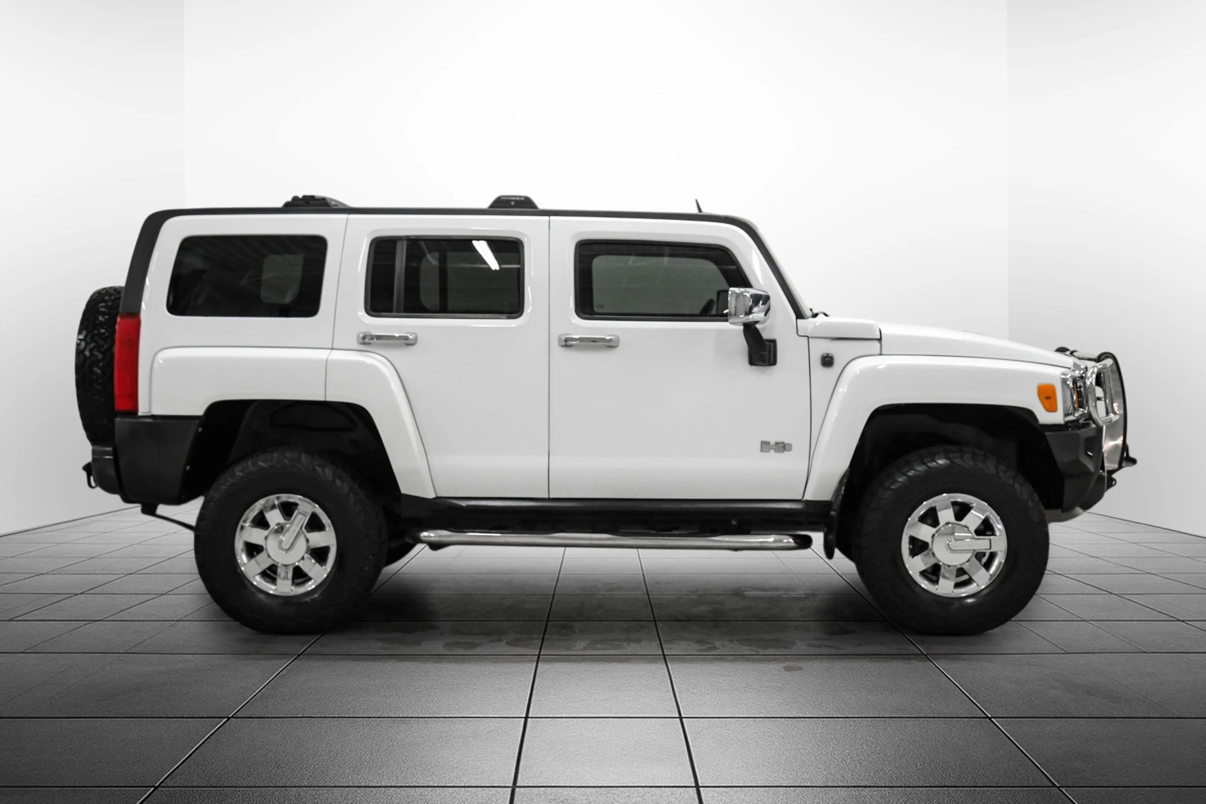 Used 2010 HUMMER H3 Luxury w/ Appearance Package AWD/4WD image 7