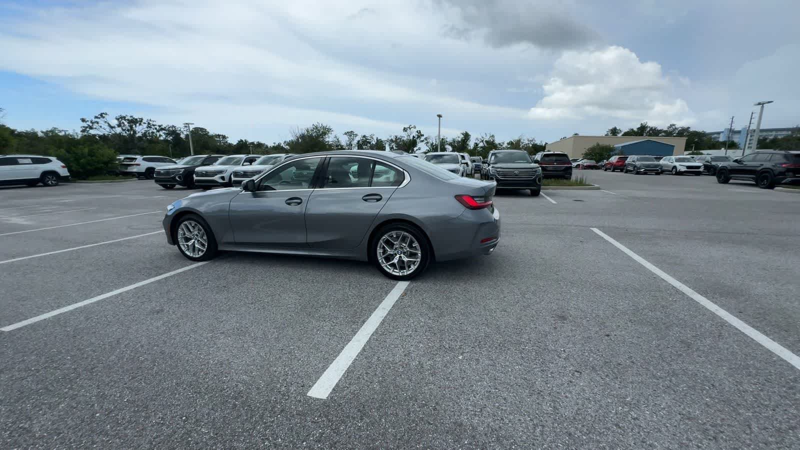 Used 2025 BMW 330i xDrive Sedan AWD/4WD image 5