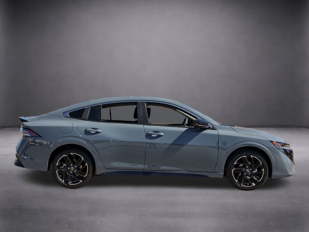 New 2027 Nissan Sentra SR FWD image 3