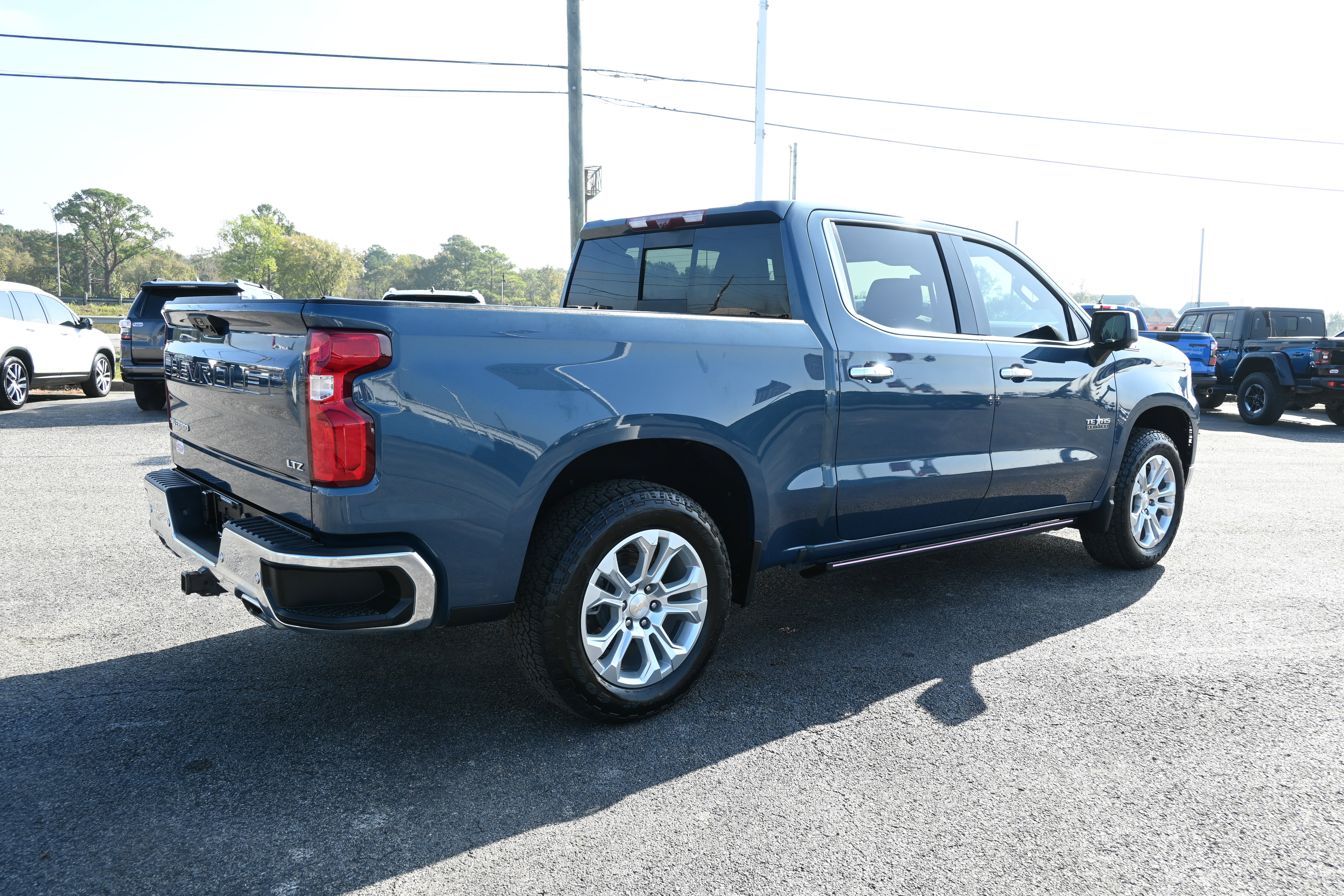 Used 2024 Chevrolet Silverado 1500 LTZ w/ Technology Package image 2