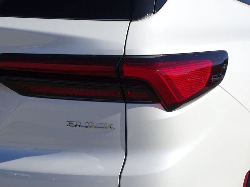 New 2025 Buick Enclave Sport Touring w/ Super Cruise Package image 15