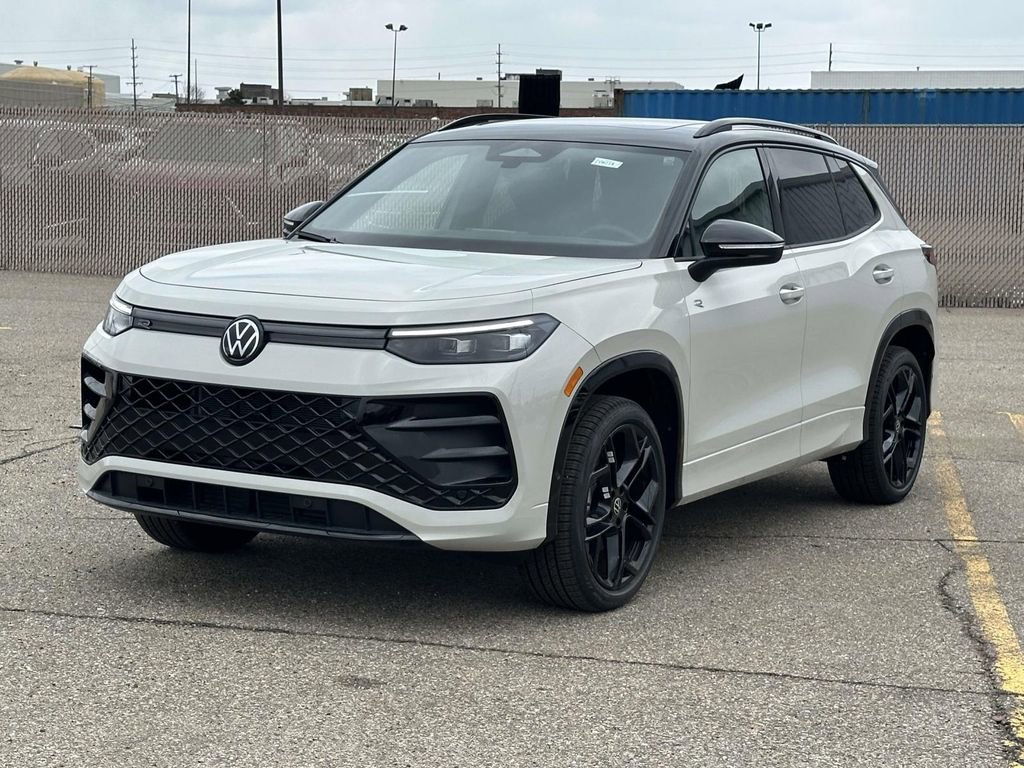 New 2026 Volkswagen Tiguan SE R-Line AWD/4WD image 1