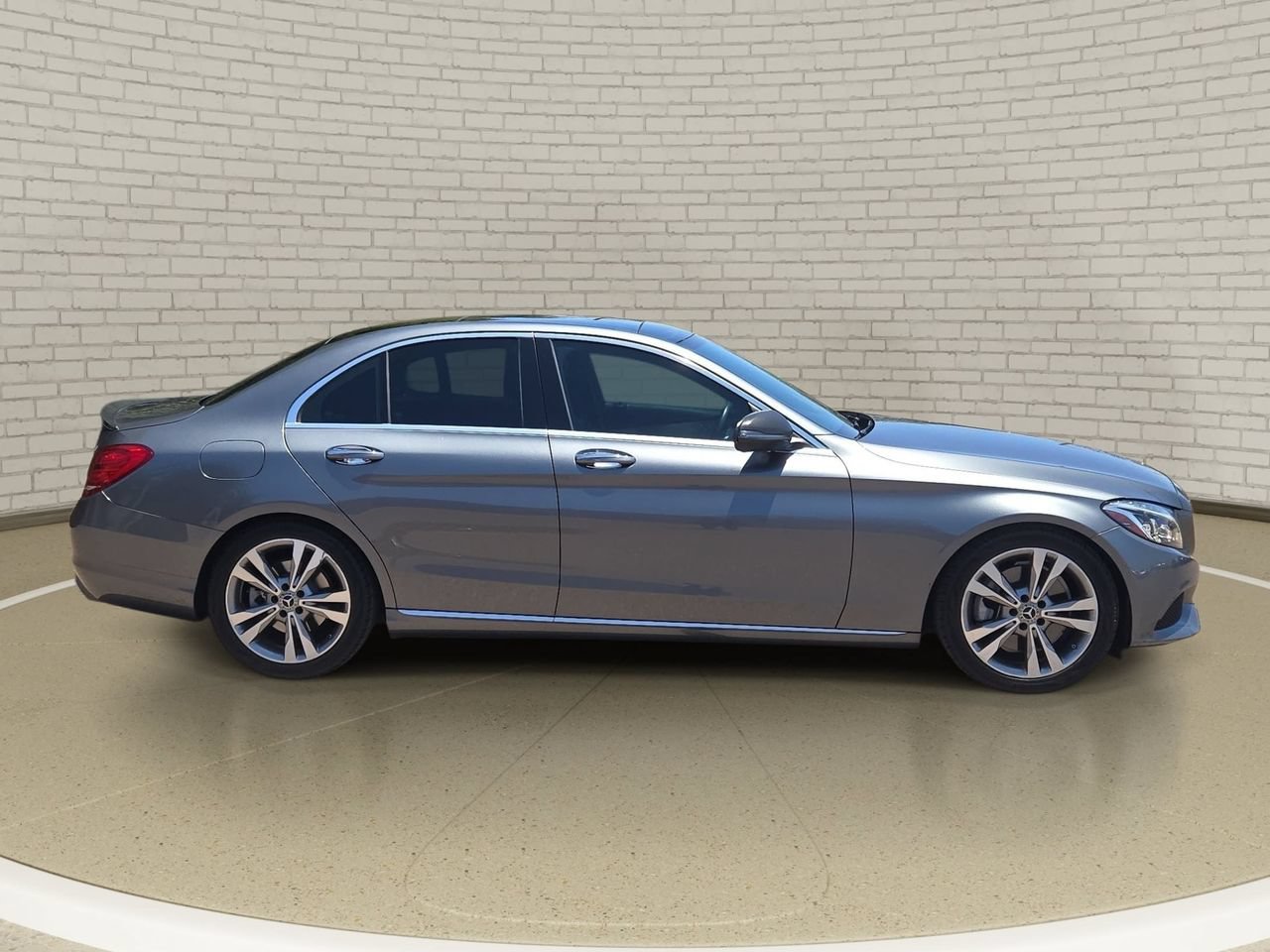 Used 2018 Mercedes-Benz C 300 Sedan image 4