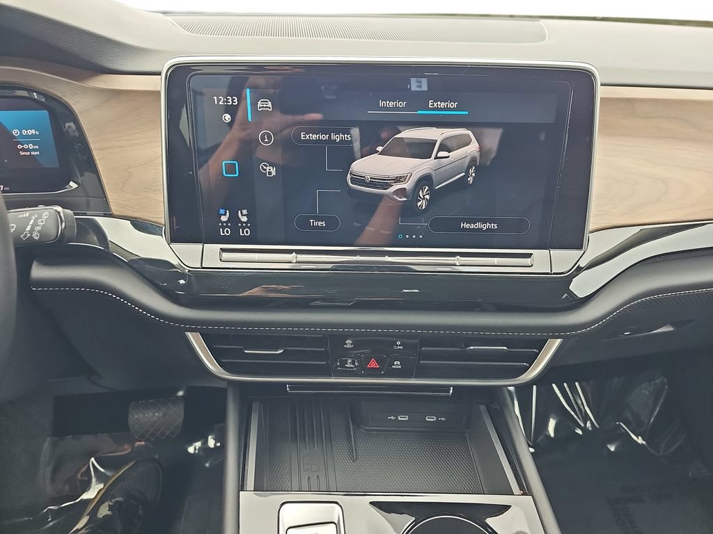 Used 2025 Volkswagen Atlas SE FWD image 20