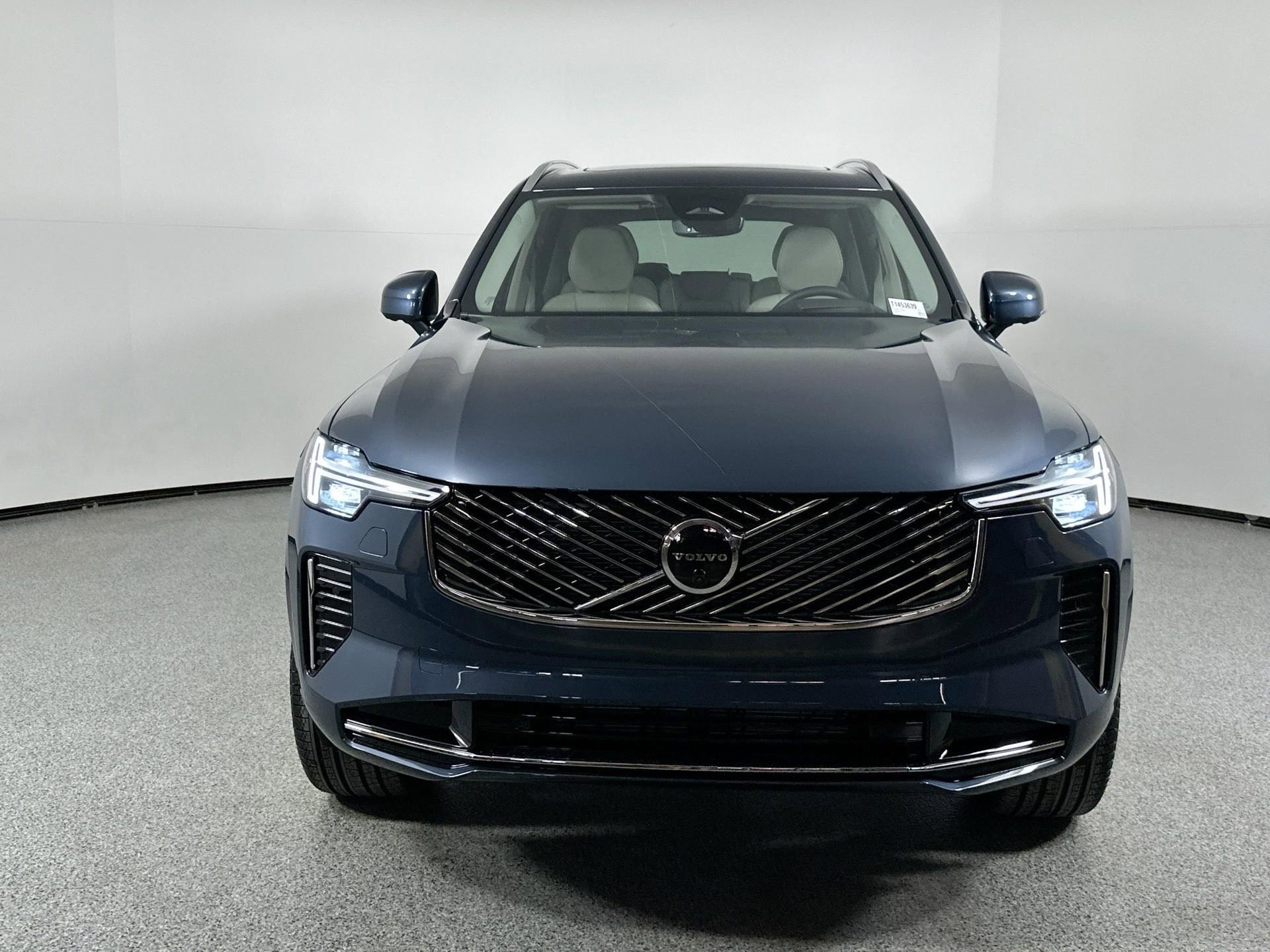 New 2026 Volvo XC90 B6 Ultra image 2
