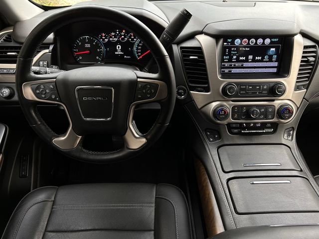 Used 2020 GMC Yukon Denali w/ Denali Premium Package image 15
