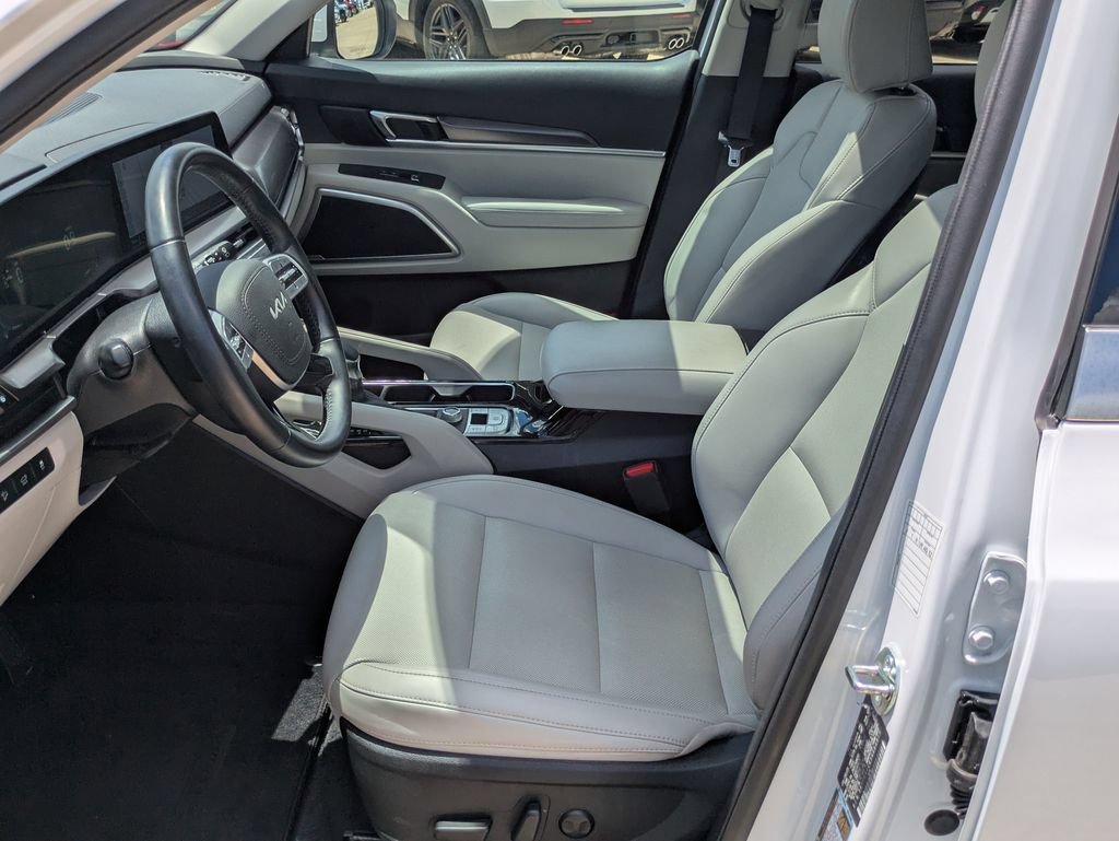 Used 2025 Kia Telluride S FWD image 4