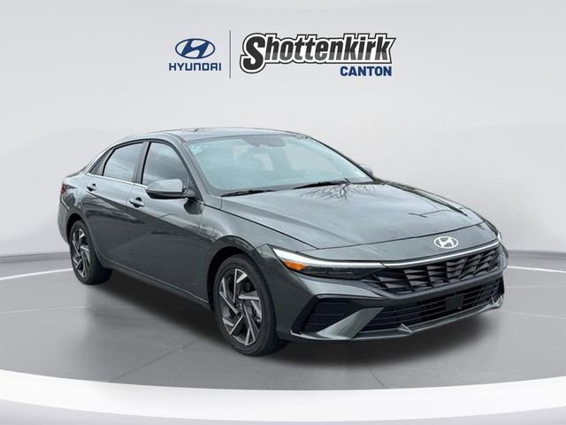 Used 2025 Hyundai Elantra Limited image 3
