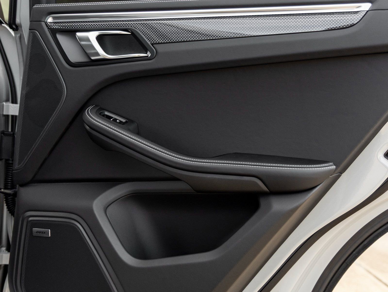 New 2026 Porsche Macan GTS AWD/4WD image 39