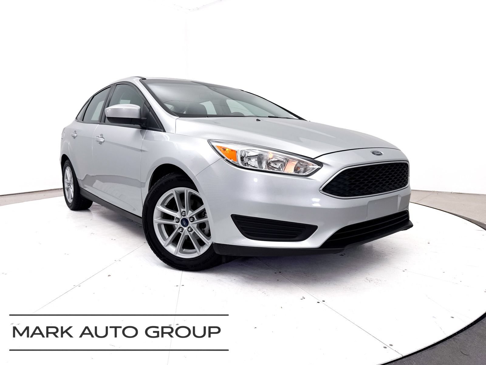 Used 2018 Ford Focus SE FWD image 1