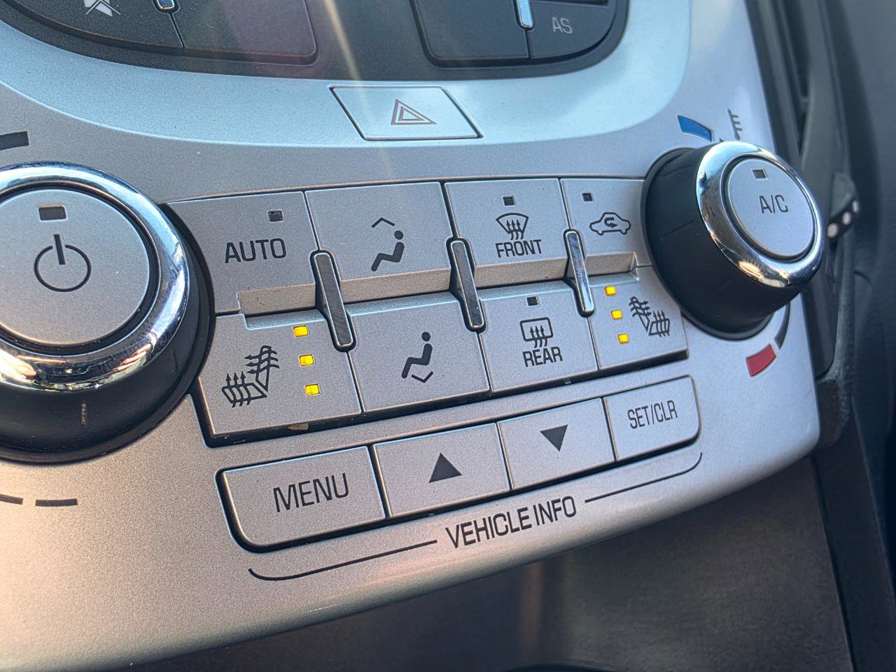 Used 2017 Chevrolet Equinox LT w/ Convenience Package image 9