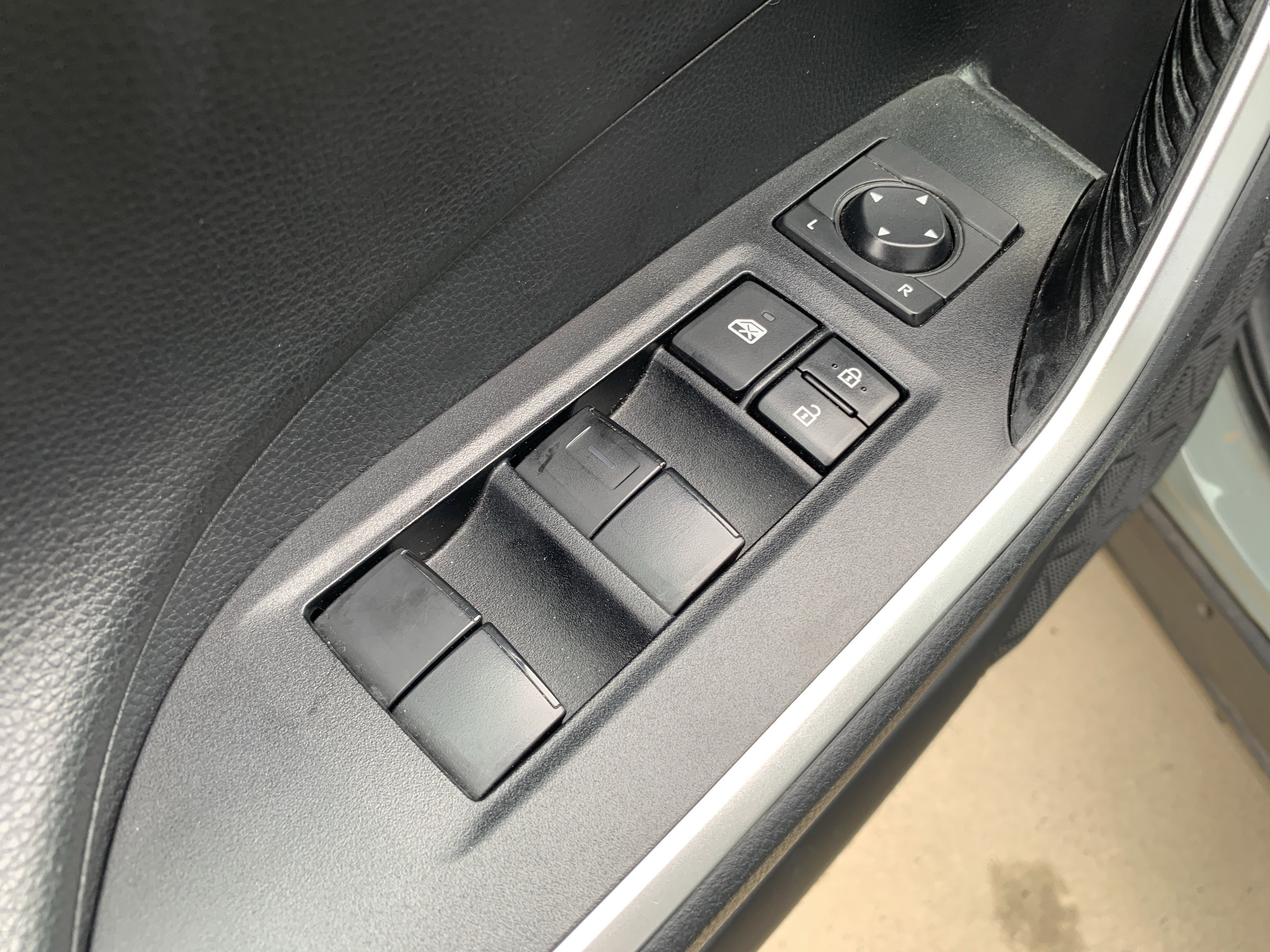 Used 2019 Toyota RAV4 Adventure image 15