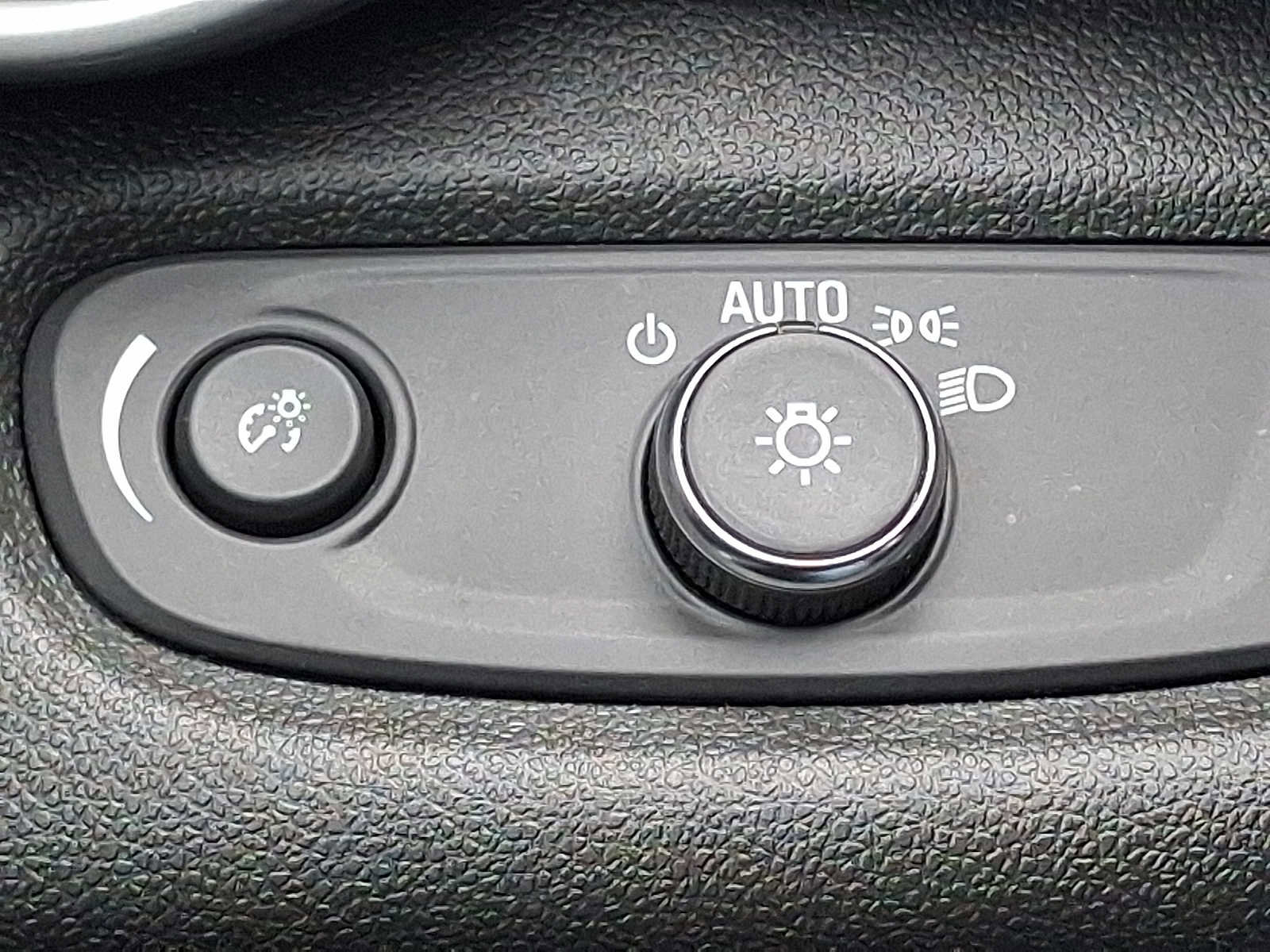 Certified 2024 Chevrolet Trax LS w/ LS Convenience Package image 23