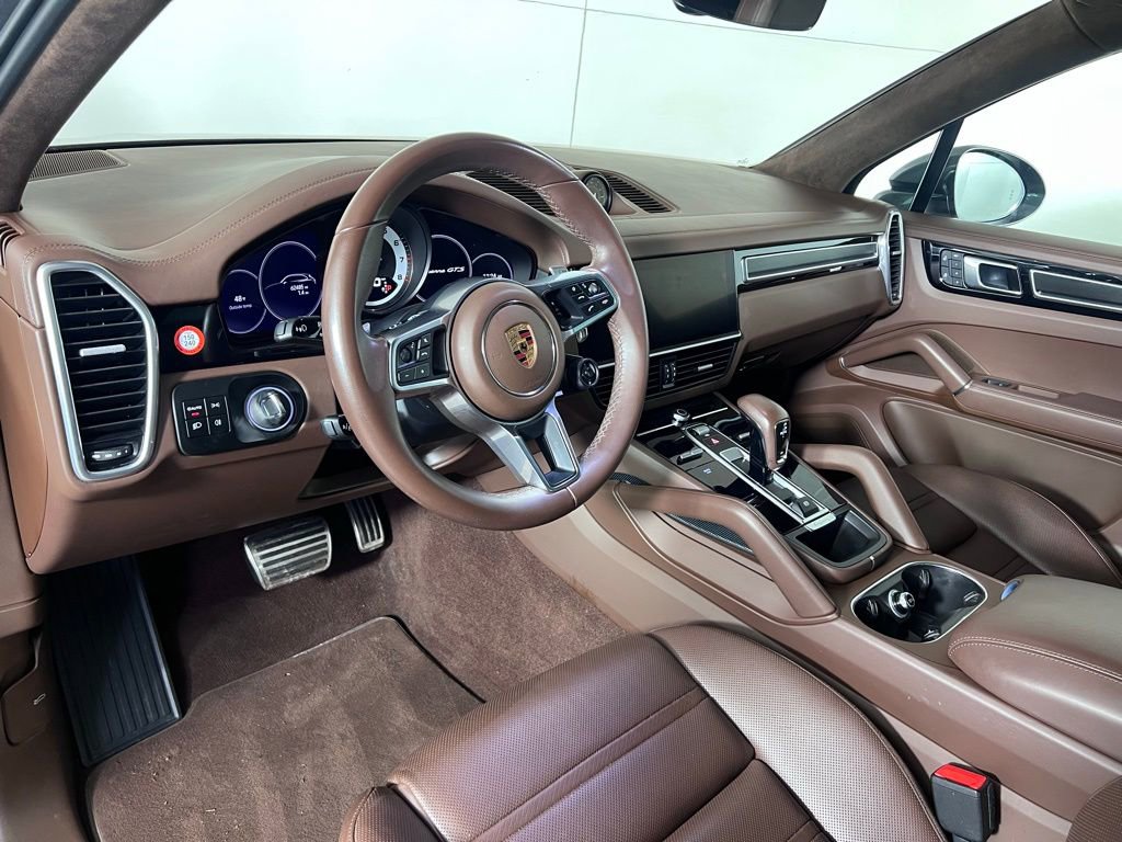 Used 2023 Porsche Cayenne GTS AWD/4WD image 4