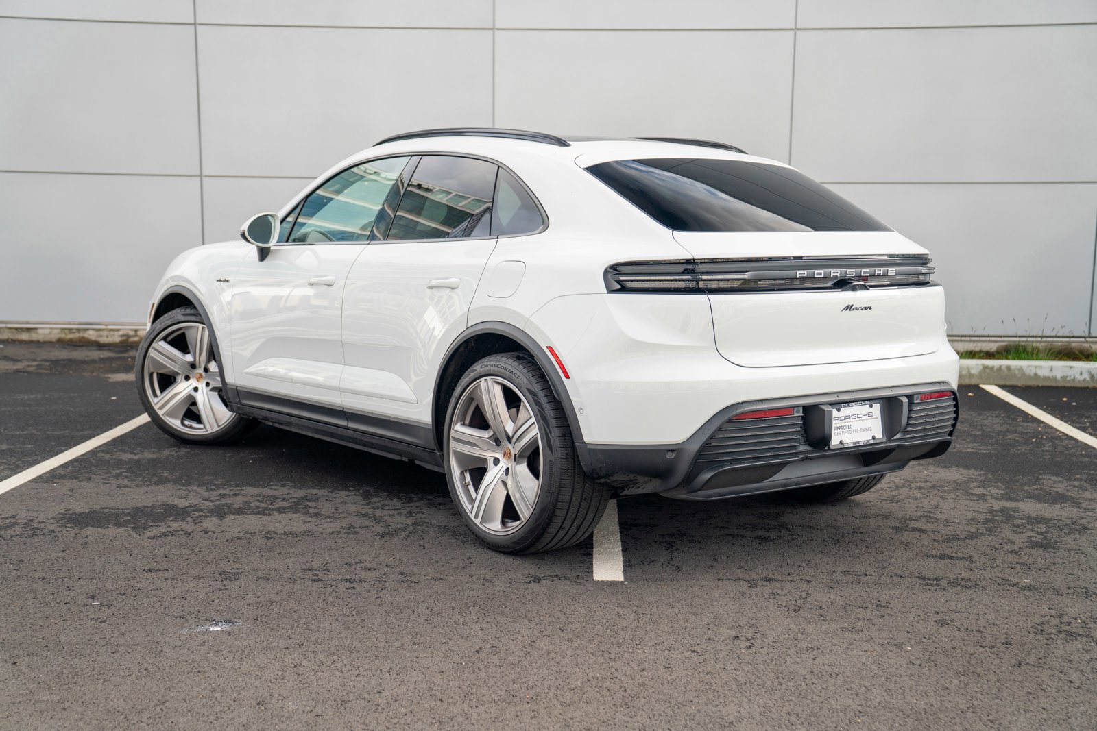 Certified 2025 Porsche Macan Electric video 3