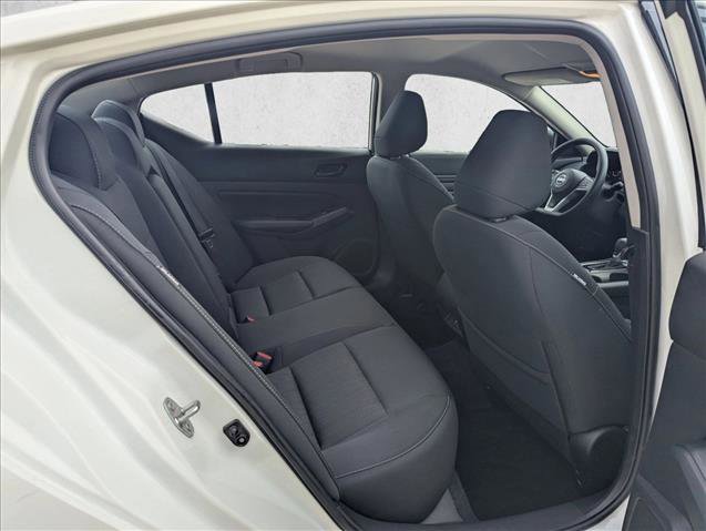 Used 2025 Nissan Altima 2.5 SV FWD image 18
