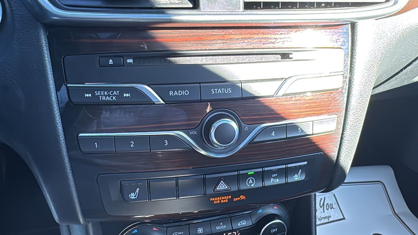 Used 2018 INFINITI QX30 Premium w/ Technology Package image 31