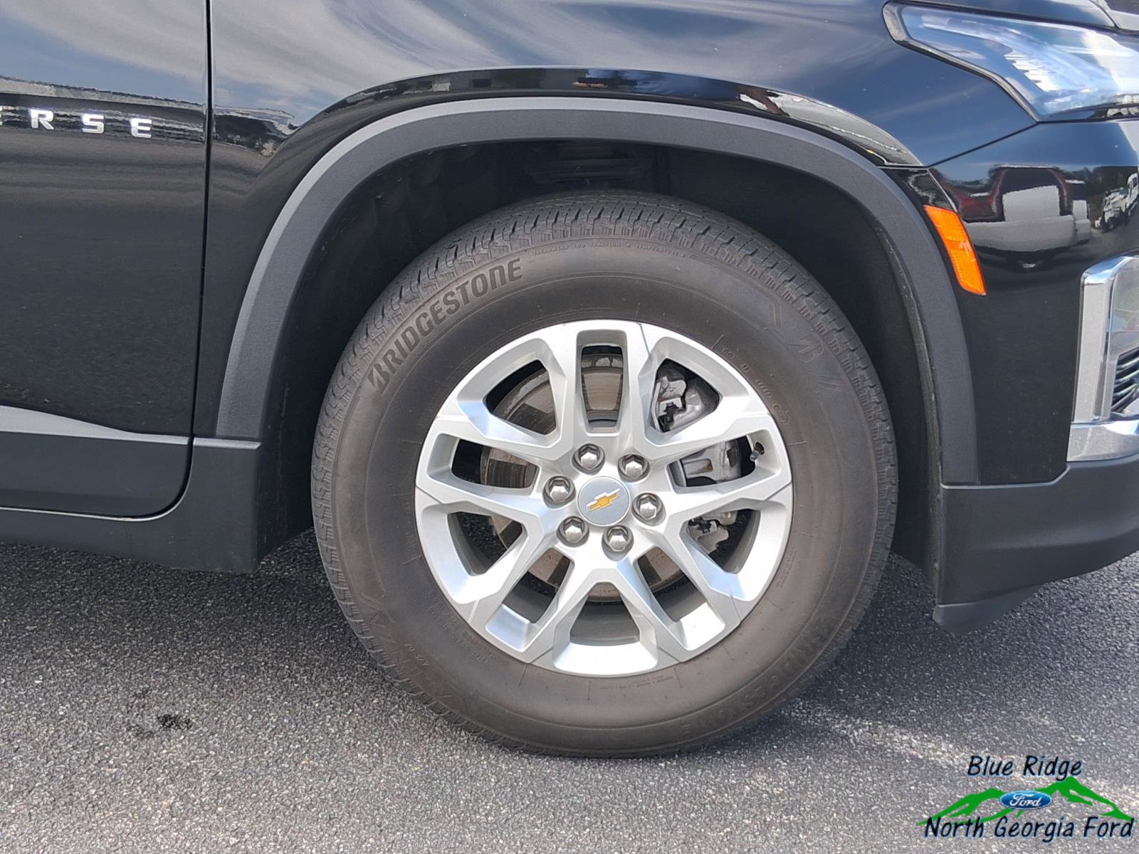 Used 2023 Chevrolet Traverse LS w/ Safety Package image 9