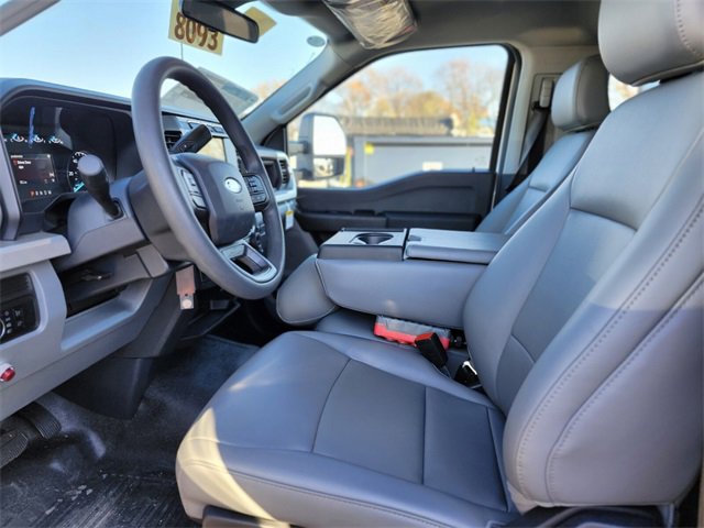 New 2024 Ford F550 4x4 Regular Cab Super Duty image 11