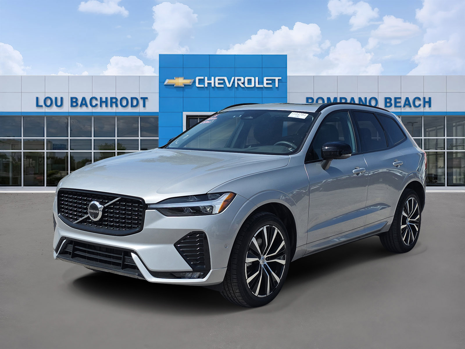 Used 2024 Volvo XC60 B5 Plus w/ Protection Package Premier AWD/4WD image 3
