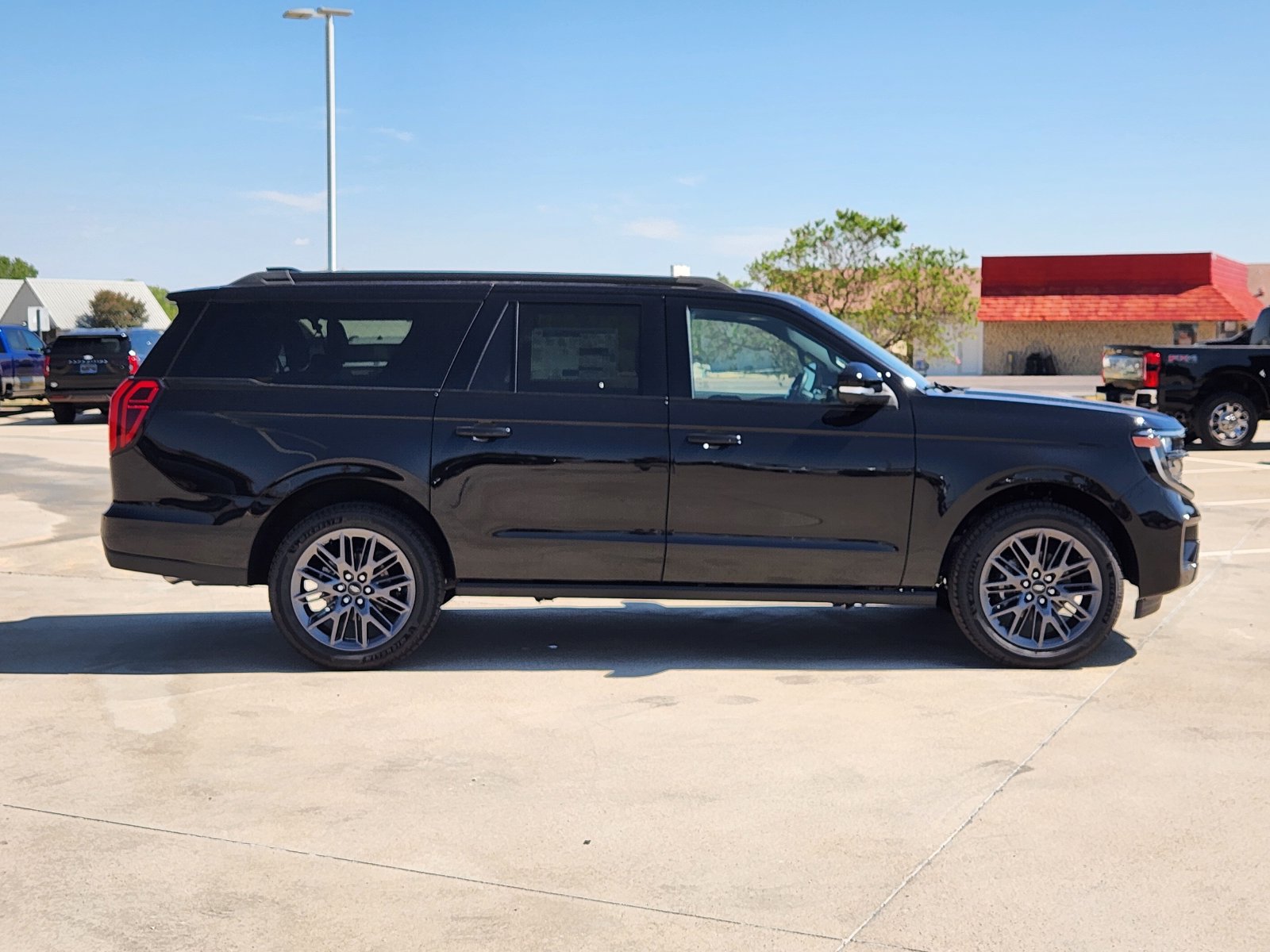 New 2027 Ford Expedition Max Platinum w/ Stealth Appearance Package AWD/4WD image 7