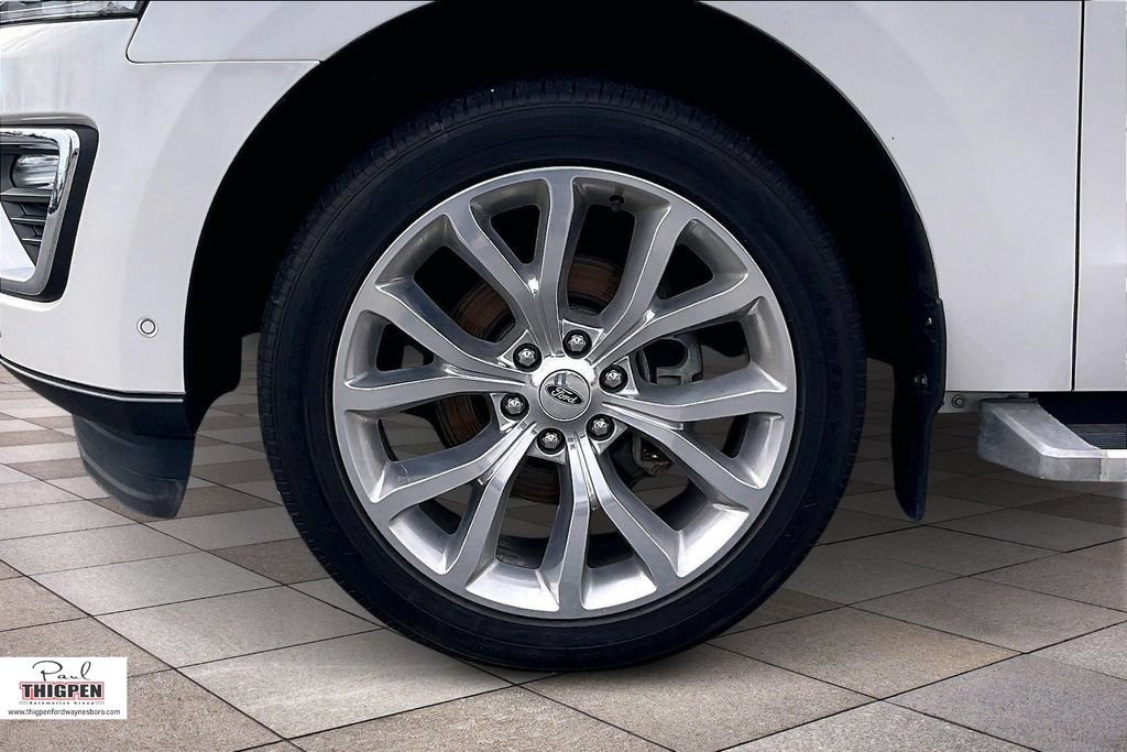 Used 2019 Ford Expedition Limited w/ Equipment Group 302A AWD/4WD image 9