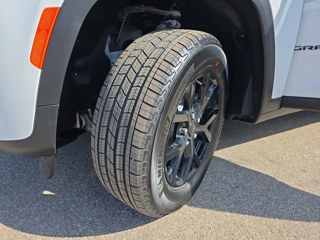 New 2026 Jeep Grand Cherokee Altitude image 33
