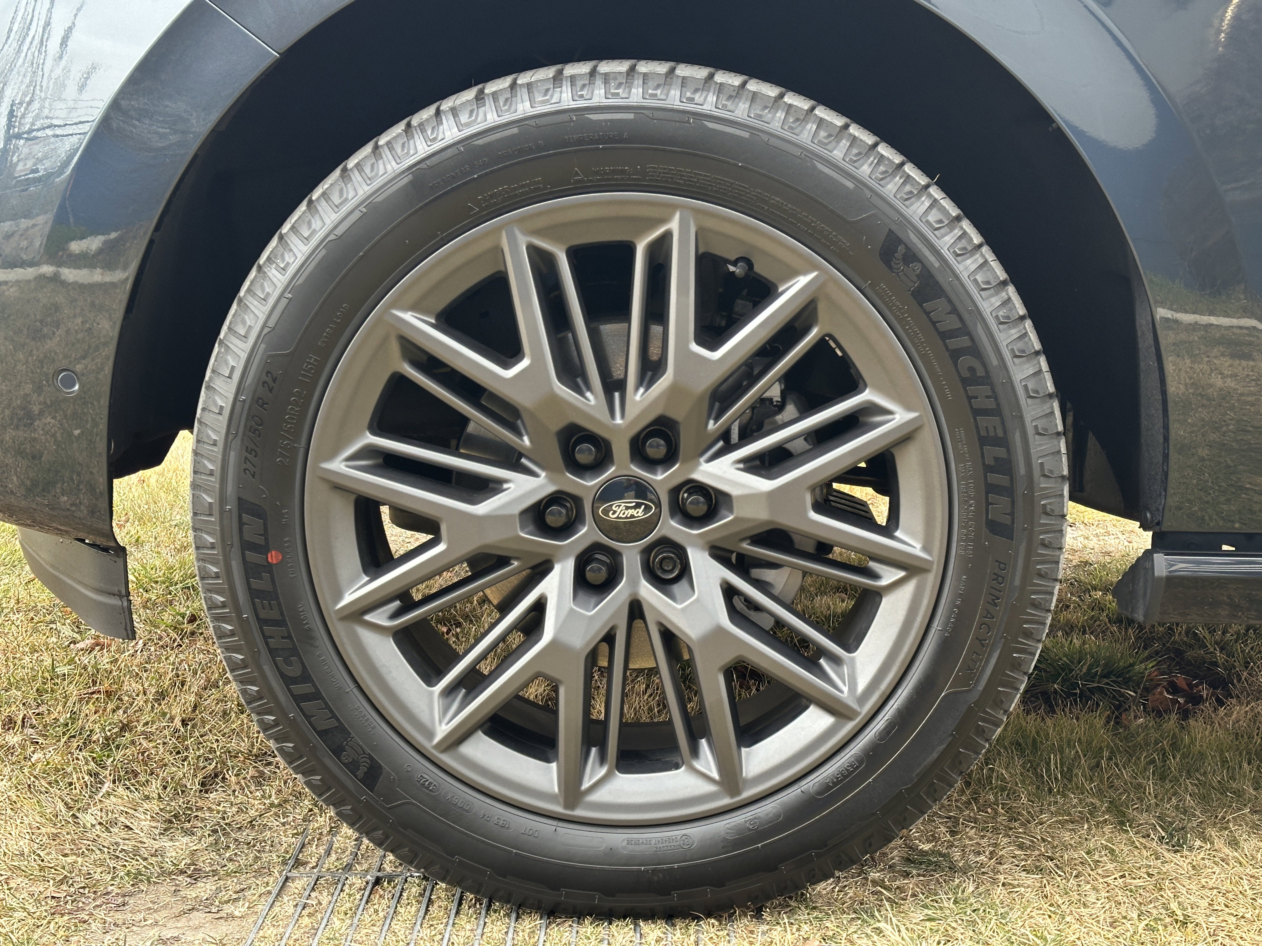 Used 2025 Ford Expedition Platinum w/ Stealth Appearance Package AWD/4WD image 11