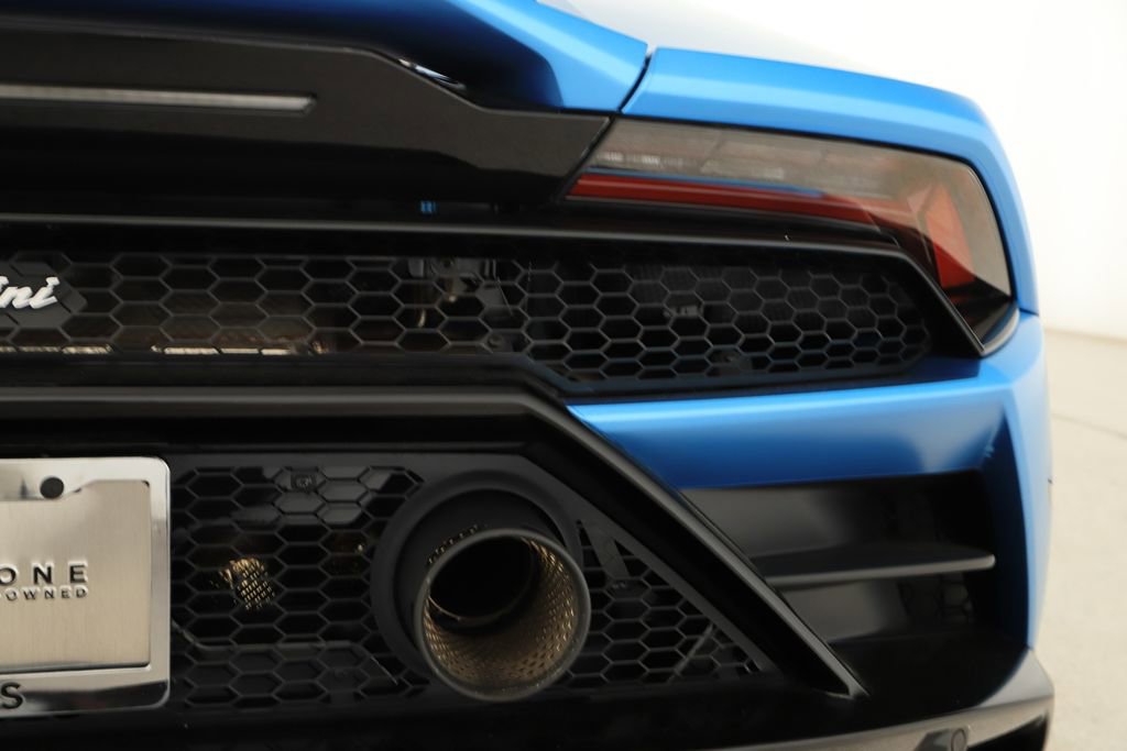 Used 2022 Lamborghini Huracan EVO image 35