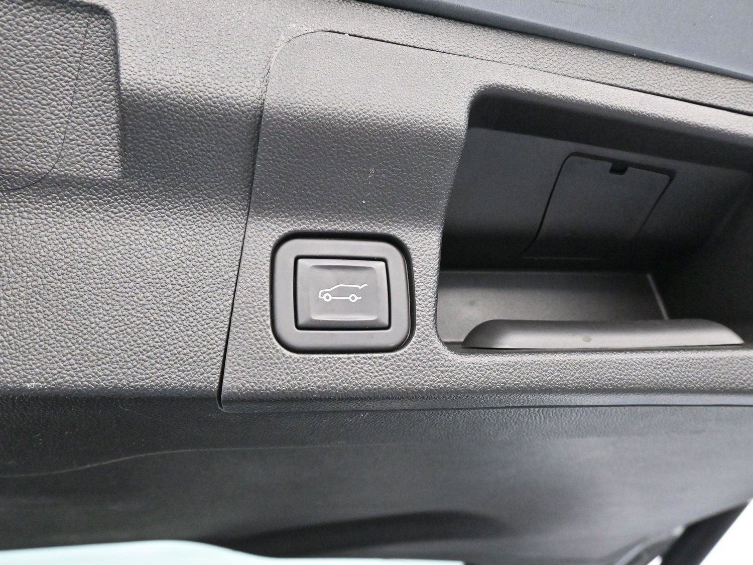 Used 2023 GMC Acadia AT4 w/ Technology Package image 11