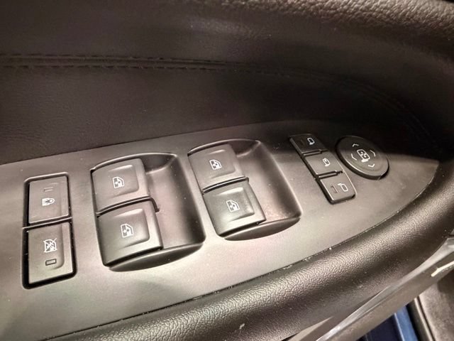 Used 2017 Cadillac Escalade Luxury AWD/4WD image 26