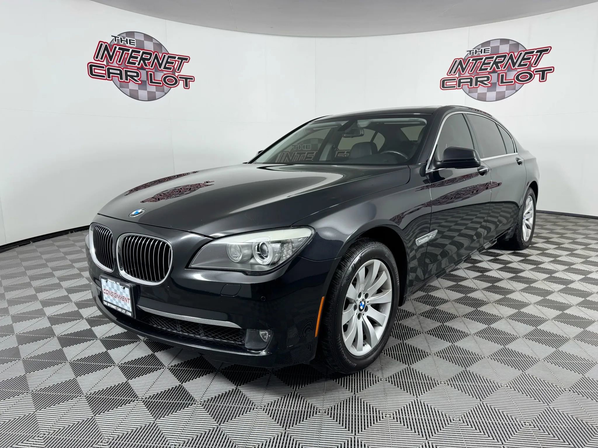 Used 2011 BMW 750Li xDrive image 3