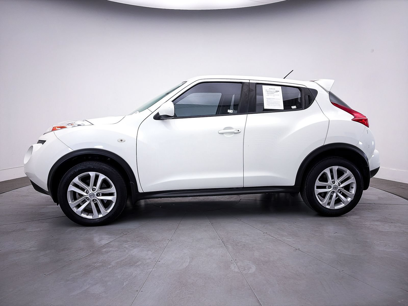 Used 2014 Nissan Juke S FWD image 26